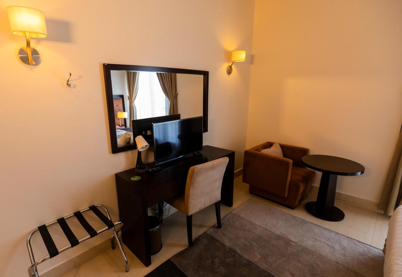 Imperial Suites Hotel Doha Exteriör bild